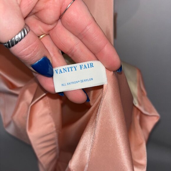 Vintage NWT Vanity Fair Zip-Front Nightgown with Pockets – From Jacobson’s - Picture 4 of 8